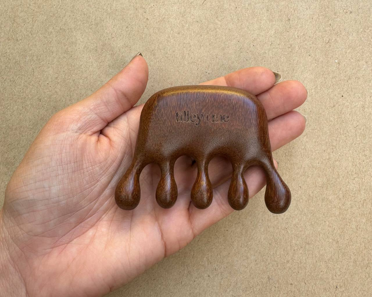 Tilley + Me Sandalwood Pet Massage Tool - Relieves Shedding & Boosts Circulation